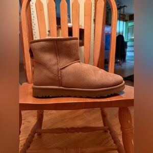UGG Classic Mini